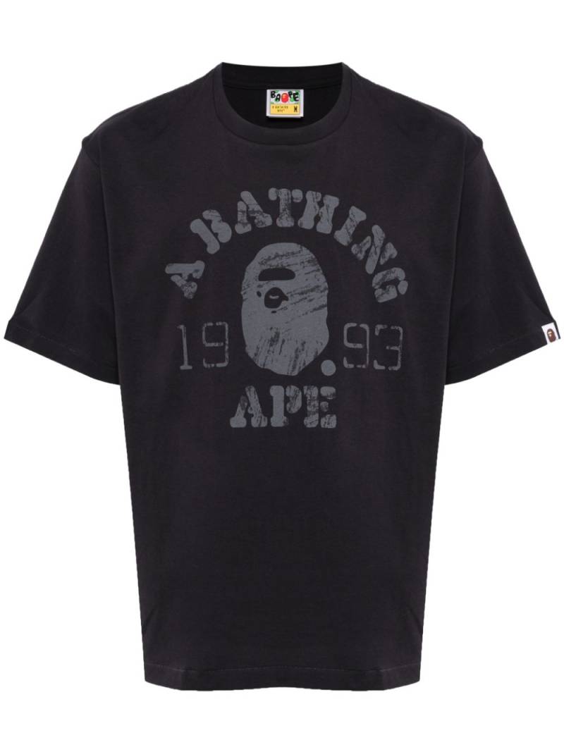 A BATHING APE® logo print T-shirt - Black von A BATHING APE®