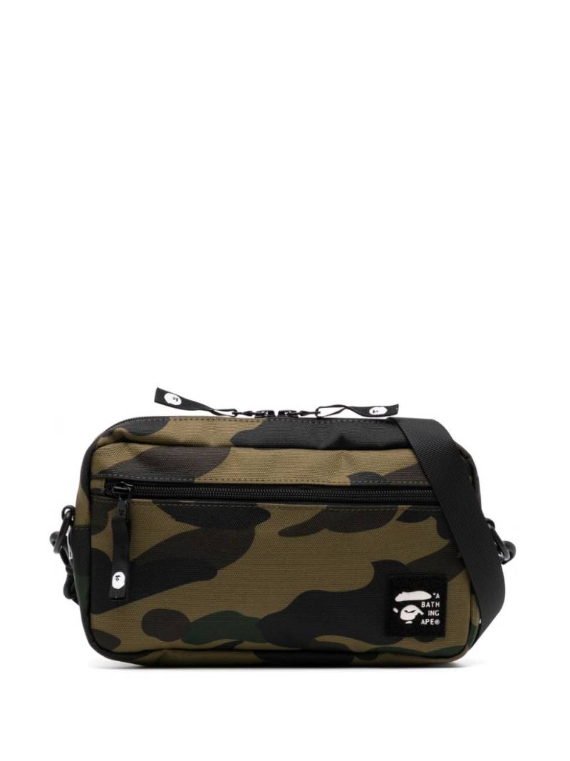 A BATHING APE® mini camouflage print messenger bag - Green von A BATHING APE®