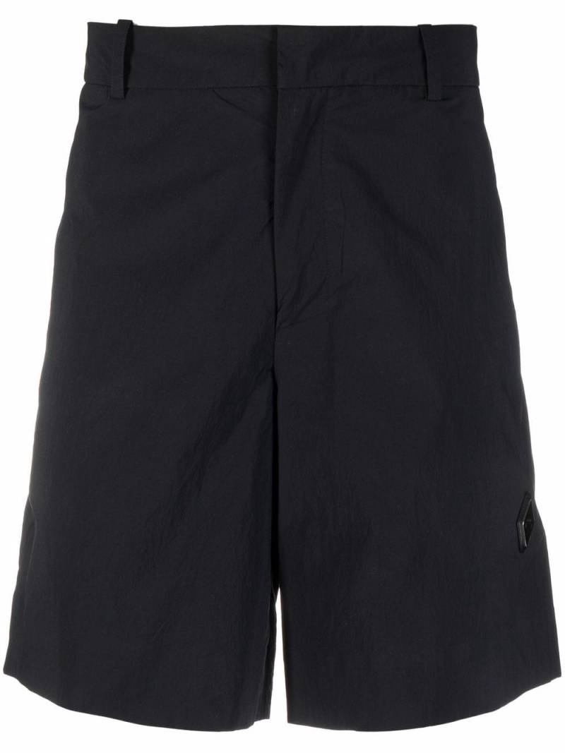 A-COLD-WALL* logo patch chino shorts - Black von A-COLD-WALL*