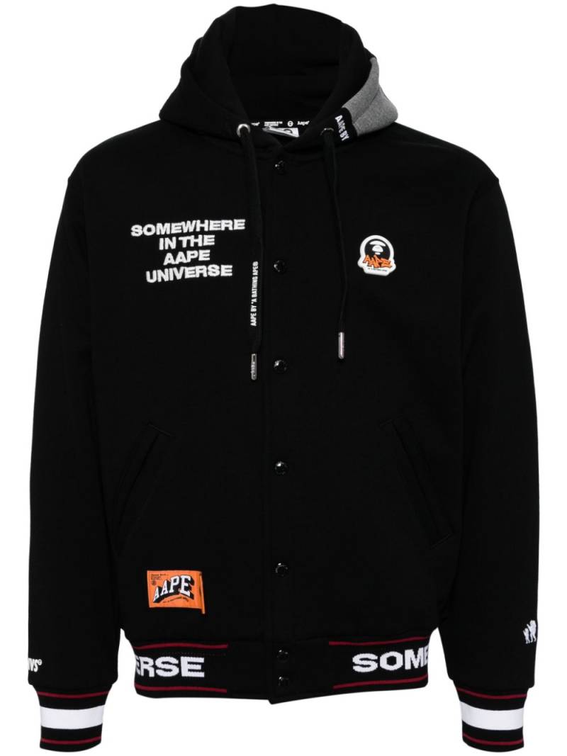 AAPE BY *A BATHING APE® Moonface logo hooded varsity jacket - Black von AAPE BY *A BATHING APE®