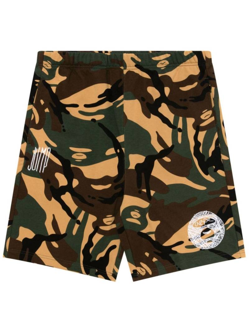 AAPE BY *A BATHING APE® camouflage-print track shorts - Green von AAPE BY *A BATHING APE®