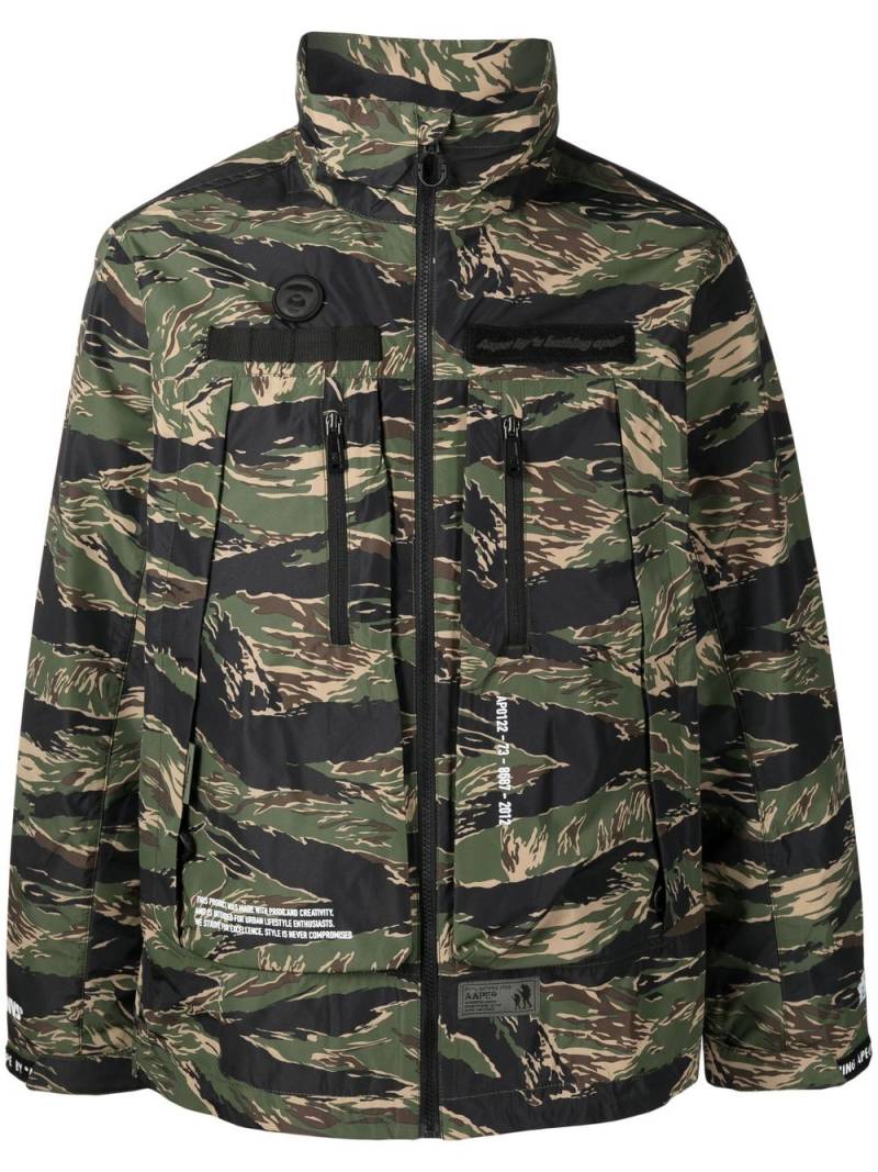 AAPE BY *A BATHING APE® camouflage-print zip-up jacket - Green von AAPE BY *A BATHING APE®