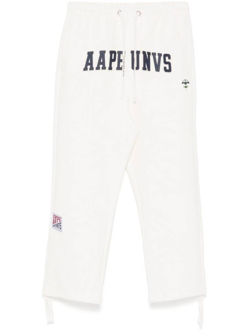 AAPE BY *A BATHING APE® debossed logo pants - Neutrals von AAPE BY *A BATHING APE®