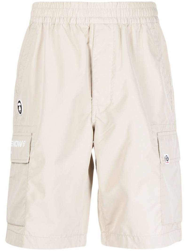 AAPE BY *A BATHING APE® logo-appliqué cargo shorts - Neutrals von AAPE BY *A BATHING APE®