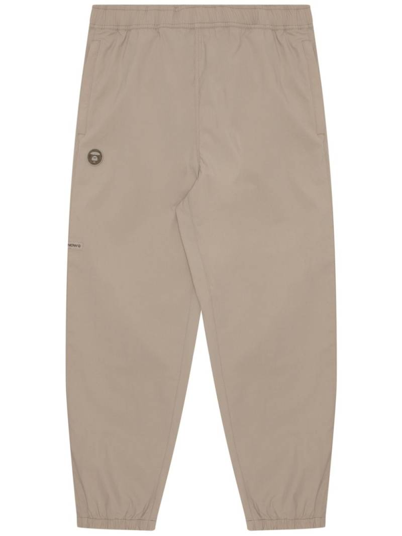 AAPE BY *A BATHING APE® logo-appliqué cargo trousers - Neutrals von AAPE BY *A BATHING APE®