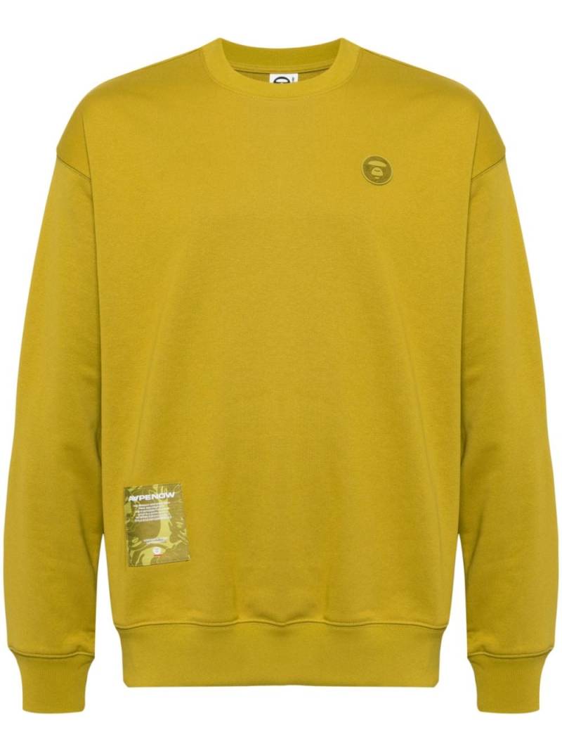 AAPE BY *A BATHING APE® logo-patch crew-neck sweatshirt - Neutrals von AAPE BY *A BATHING APE®