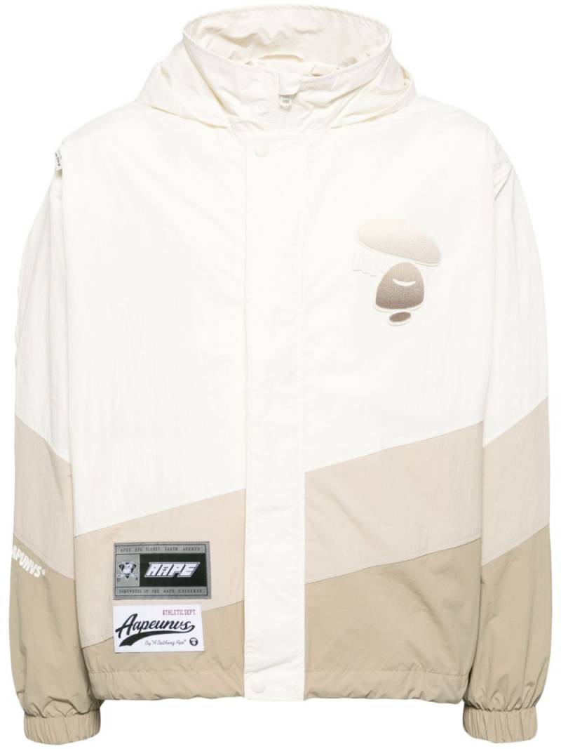 AAPE BY *A BATHING APE® logo-patch long-sleeved jacket - White von AAPE BY *A BATHING APE®