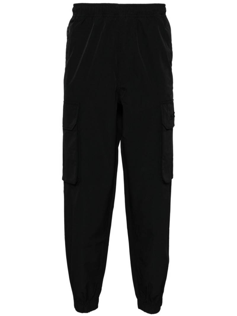 AAPE BY *A BATHING APE® logo patch trousers - Black von AAPE BY *A BATHING APE®