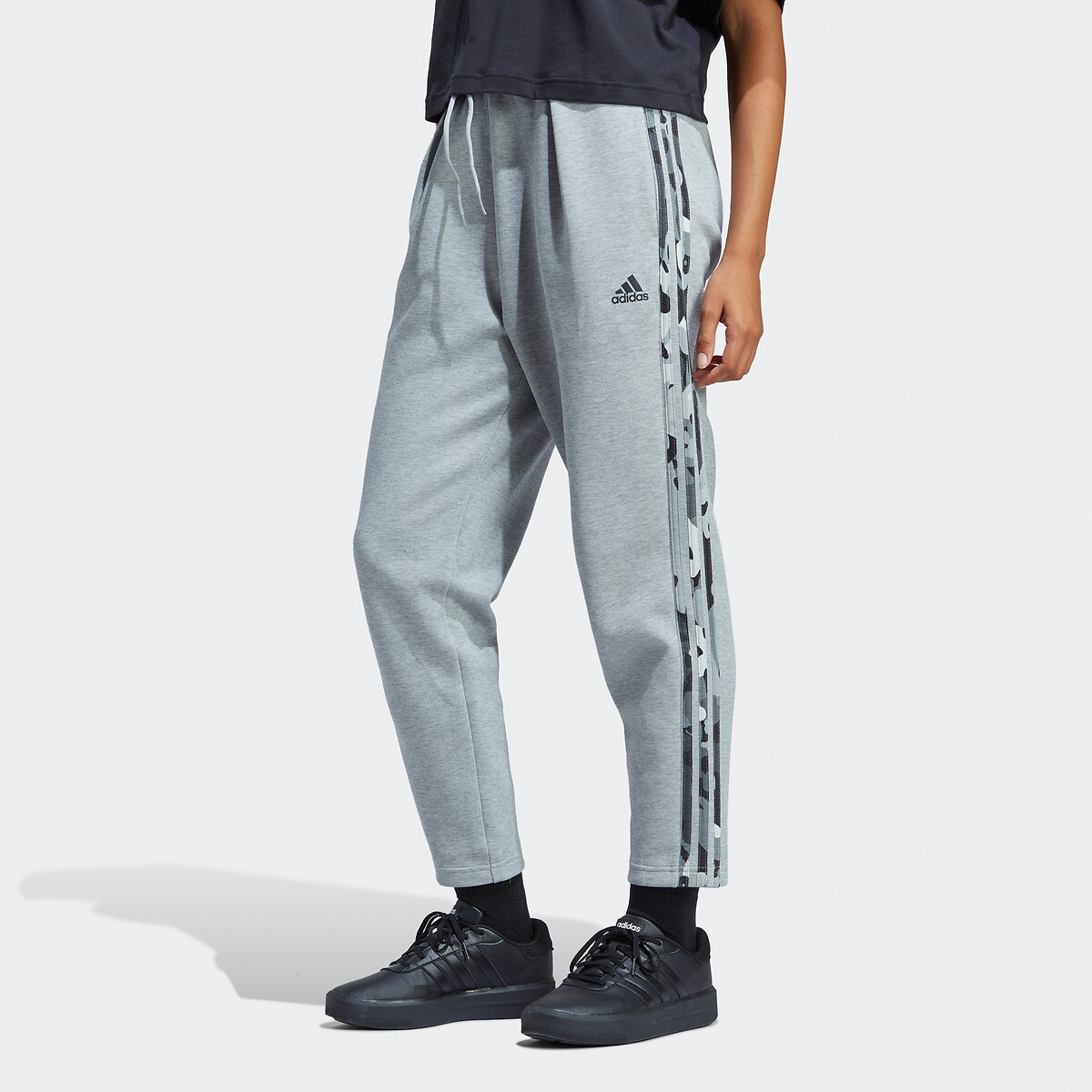 Joggpants mit mehrfarbigen Logostreifen von ADIDAS SPORTSWEAR