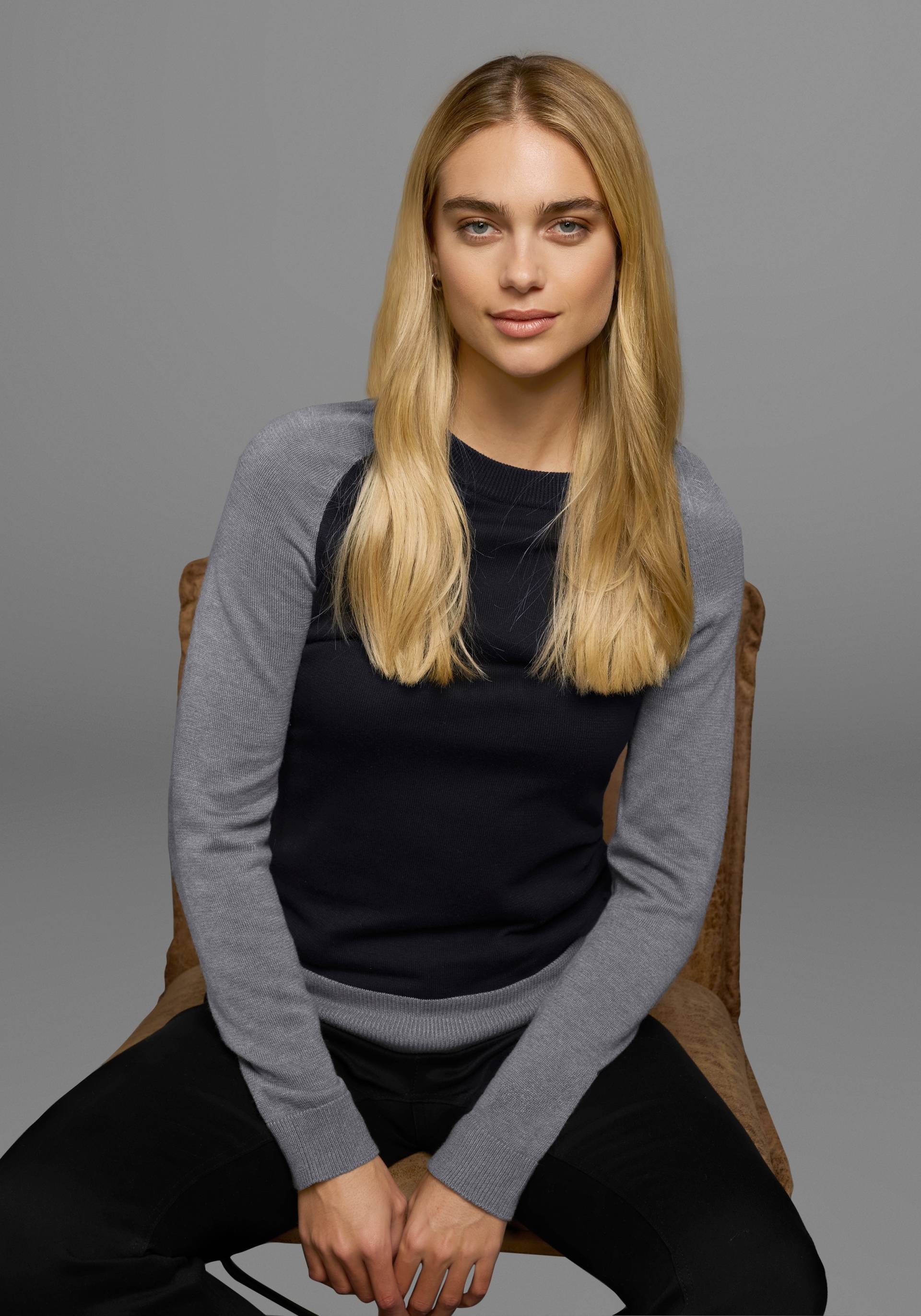 AJC Strickpullover, mit konstrastfarbenen Ärmeln und Bündchen AJC Strickpullover, mit konstrastfarbenen Ärmeln und Bündchen von AJC