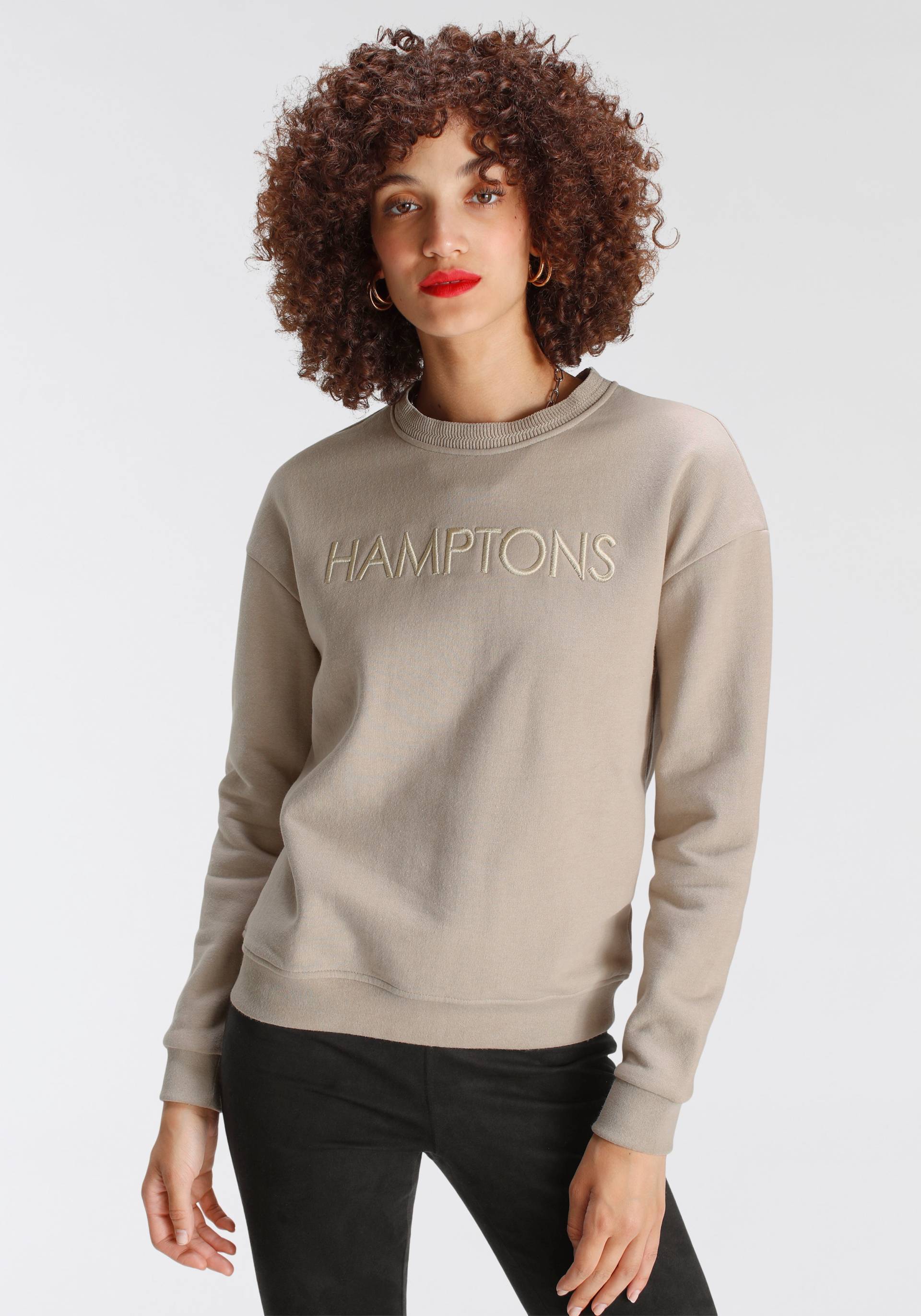 AJC Sweater, mit Statement Stickerei von AJC