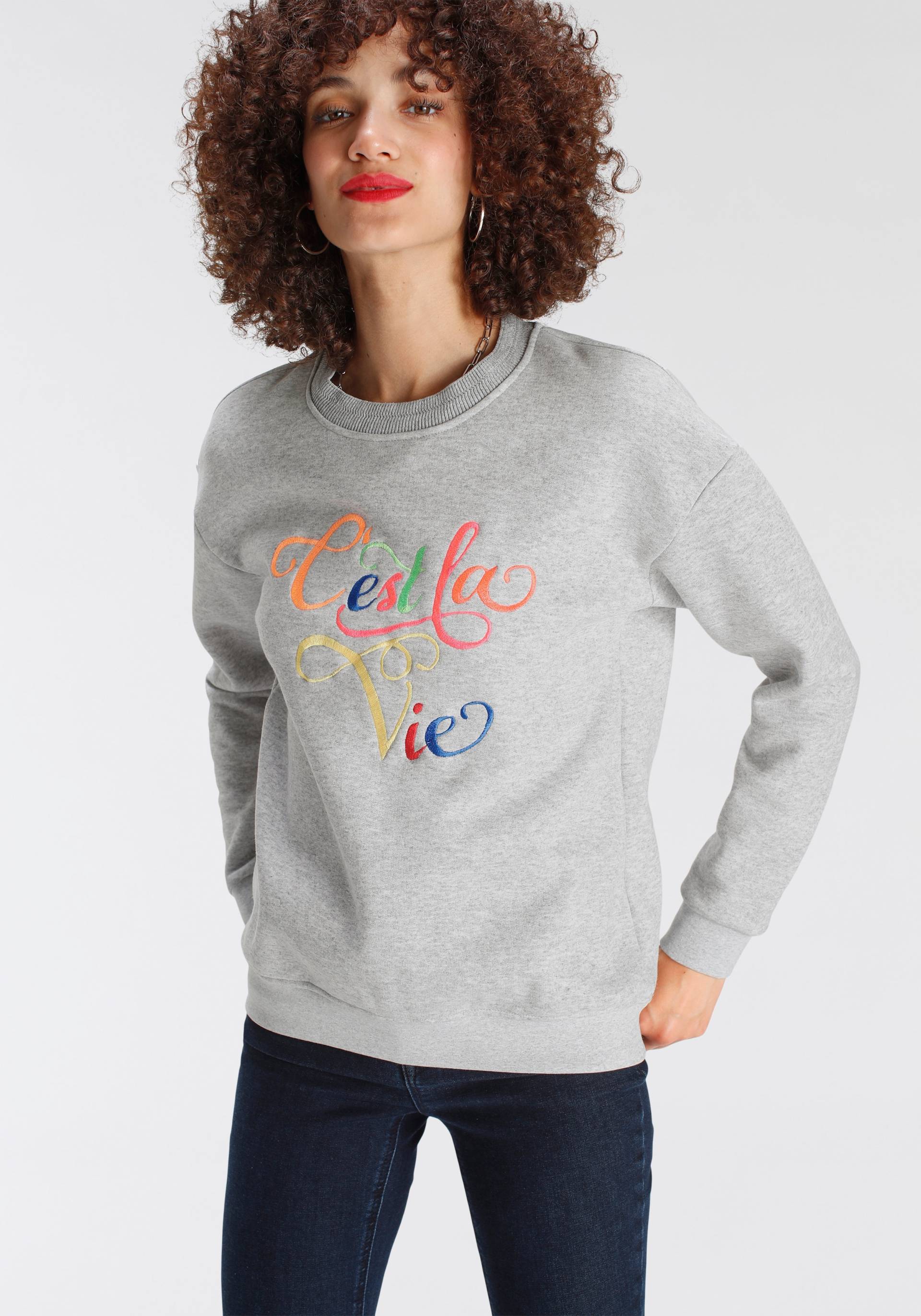 AJC Sweater, mit Statement Stickerei von AJC