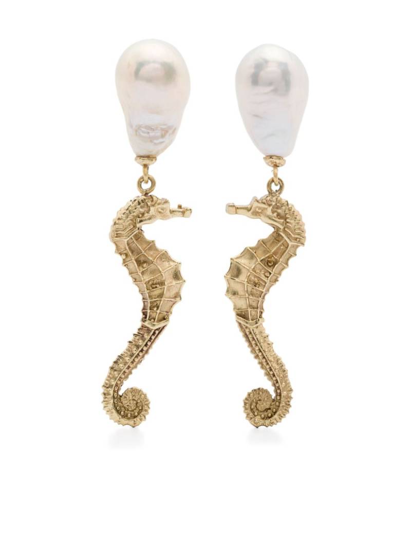 ALEMAIS seahorse pearl earrings - Gold von ALEMAIS