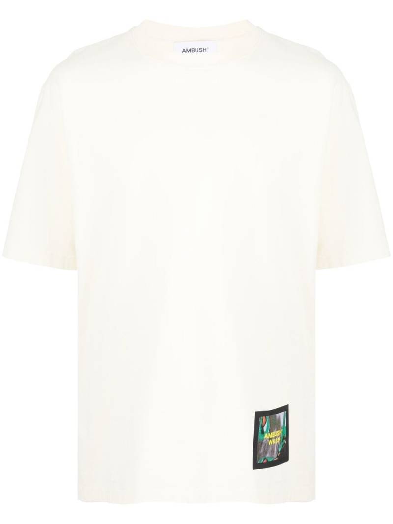 AMBUSH WKSP logo-patch T-shirt - Neutrals von AMBUSH