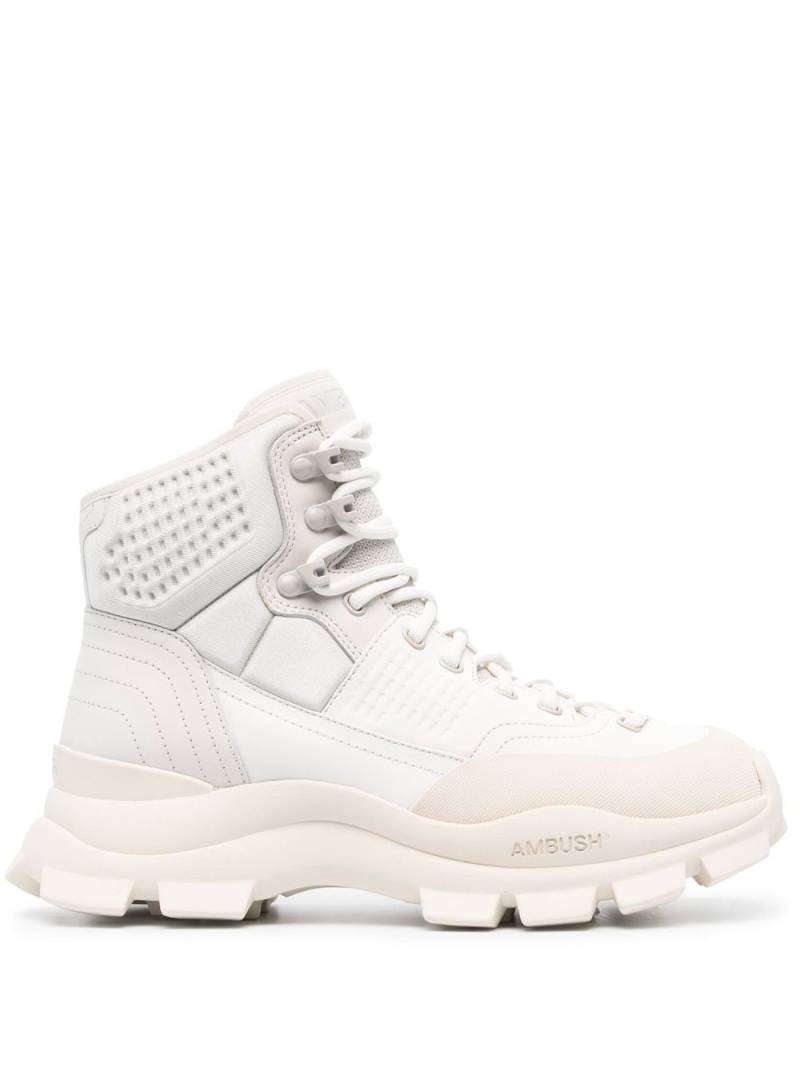 AMBUSH lug-sole hiking boots - Neutrals von AMBUSH