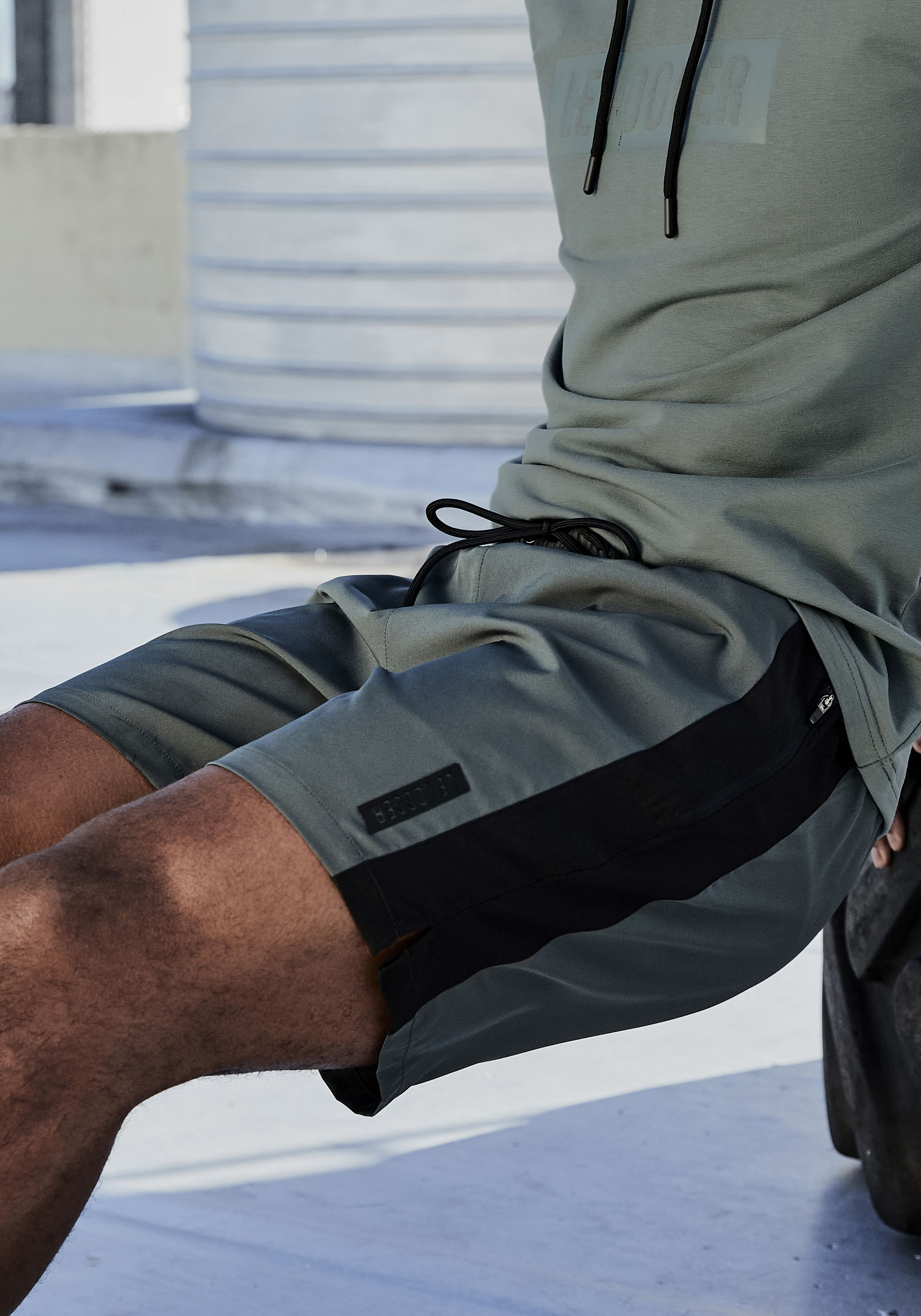 le jogger® Shorts, mit seitliche Mesheinsatz und Reissverschlusstaschen le jogger® Shorts, mit seitliche Mesheinsatz und Reissverschlusstaschen von le jogger®