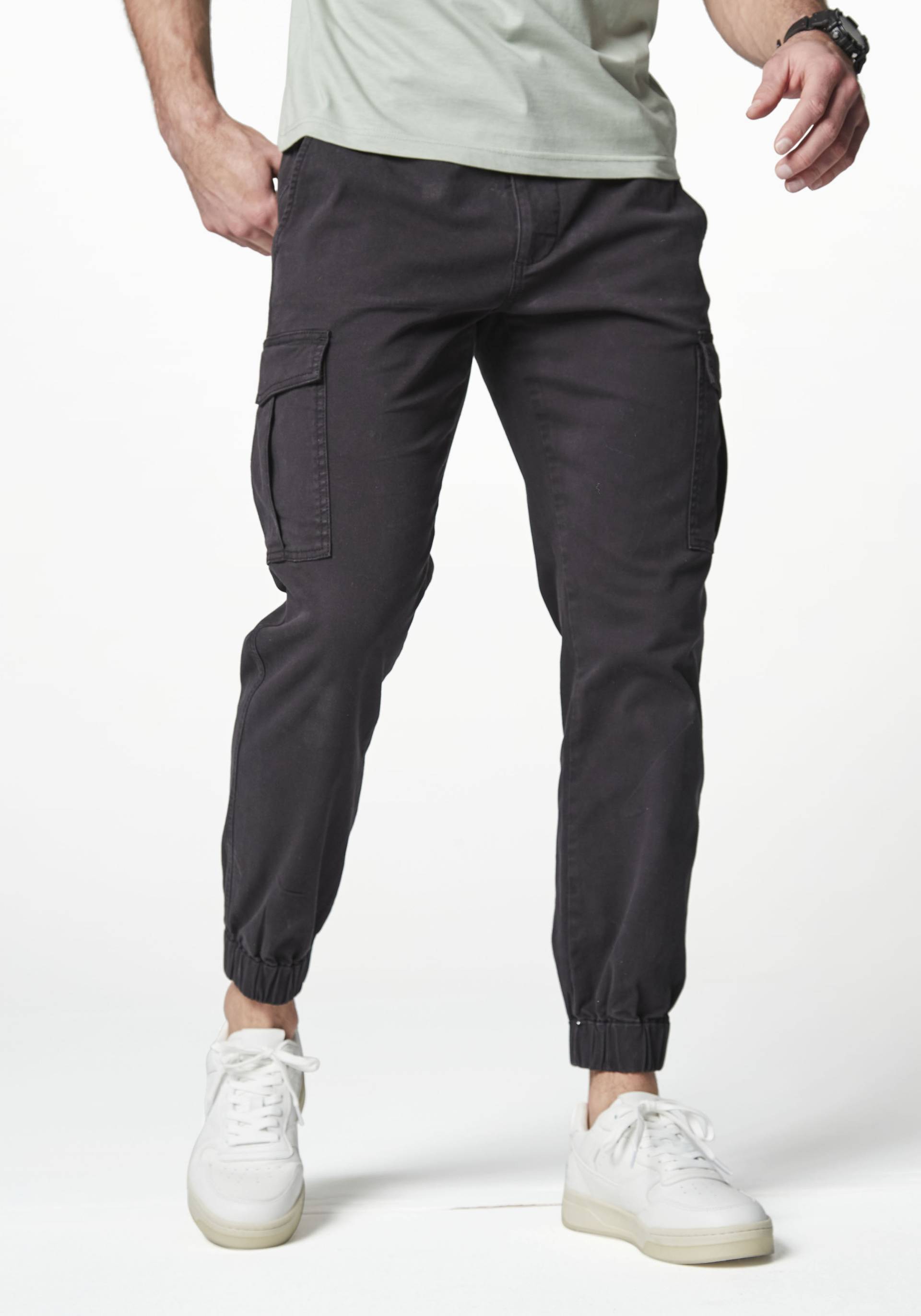 AUTHENTIC LE JOGGER Cargohose, mit normaler Bundhöhe aus elastischer Baumwoll-Qualität von AUTHENTIC LE JOGGER