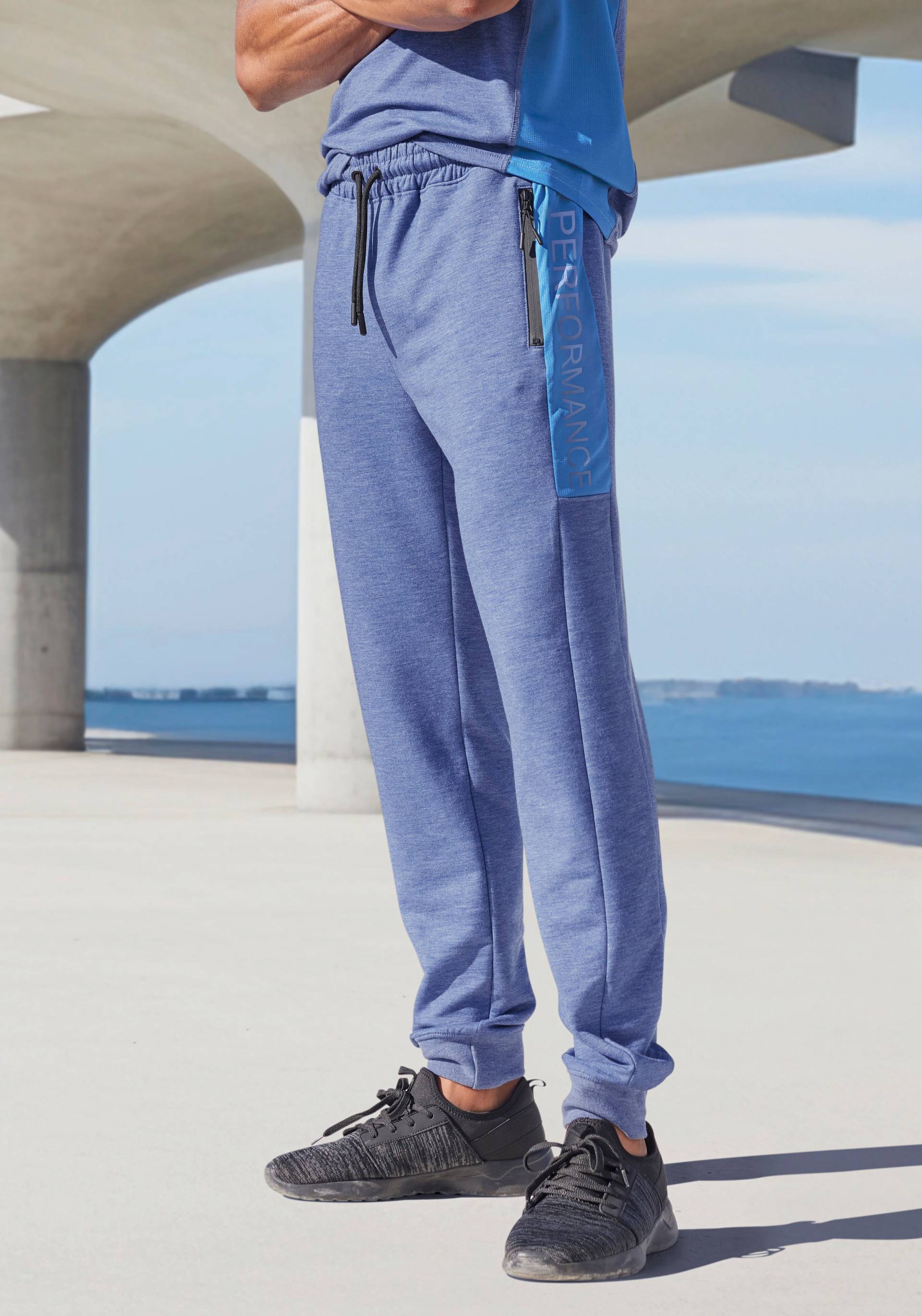 AUTHENTIC LE JOGGER Jogginghose, mit Reissverschlusstaschen und Mesheinsätzen AUTHENTIC LE JOGGER Jogginghose, mit Reissverschlusstaschen und Mesheinsätzen von AUTHENTIC LE JOGGER