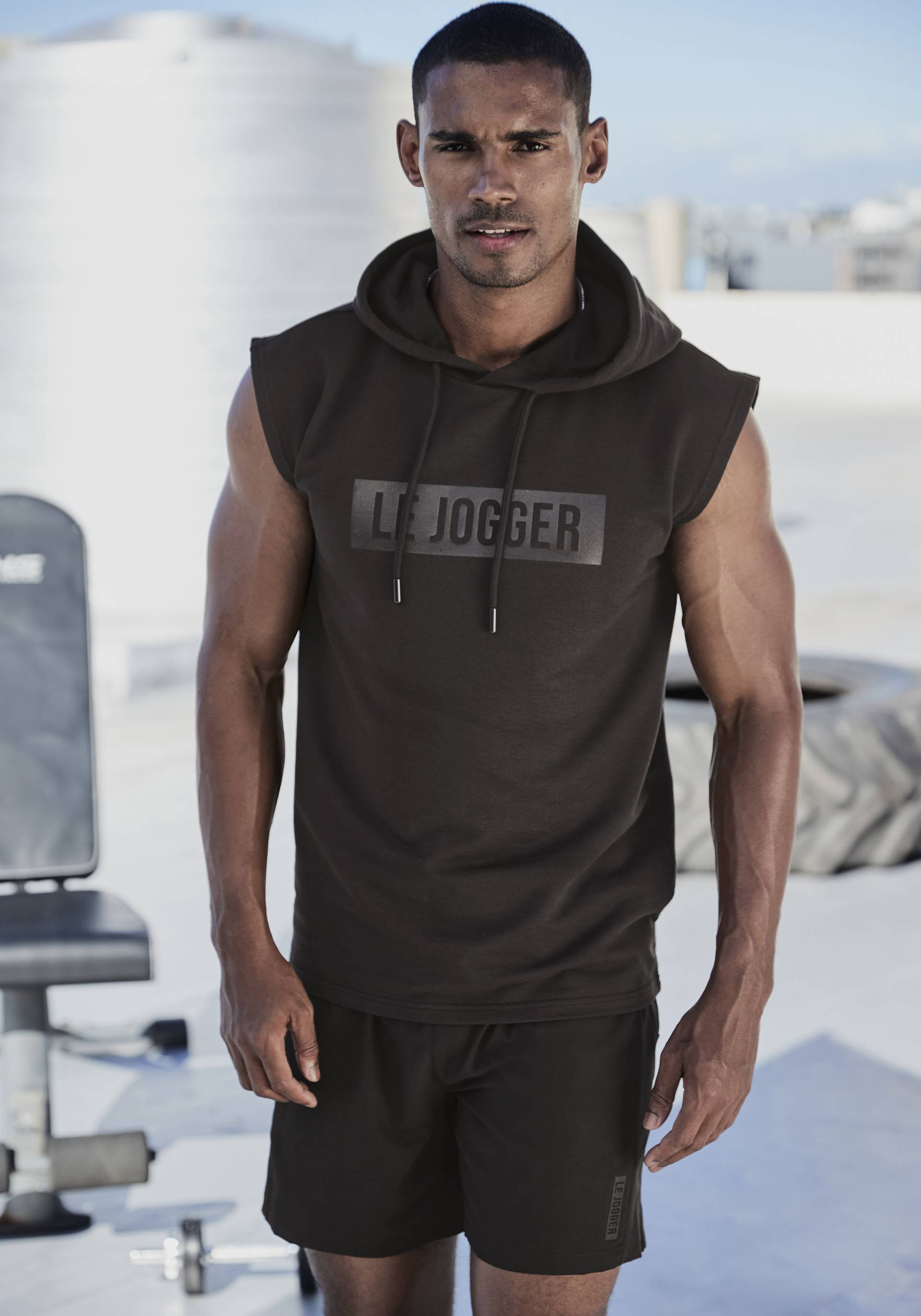 le jogger® Kapuzenpullover, mit Druck und Kordelzug von le jogger®