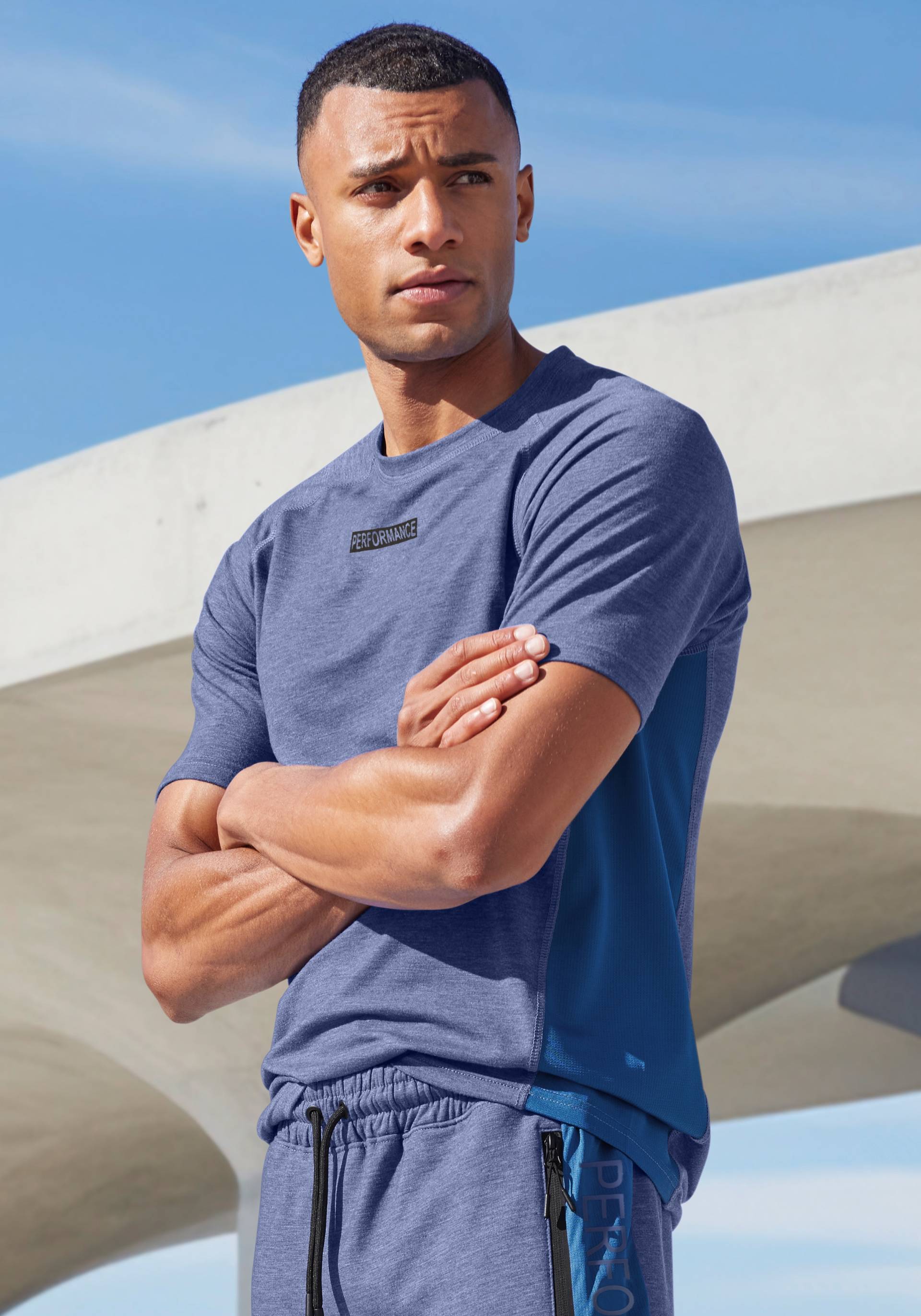AUTHENTIC LE JOGGER T-Shirt, mit seitlichen Mesh AUTHENTIC LE JOGGER T-Shirt, mit seitlichen Mesh von AUTHENTIC LE JOGGER
