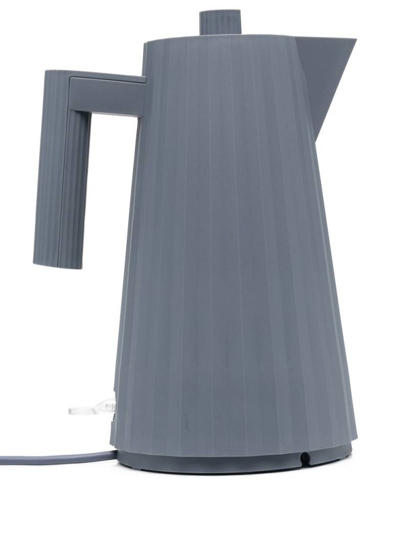 Alessi plissé-effect electric kettle - Blue von Alessi