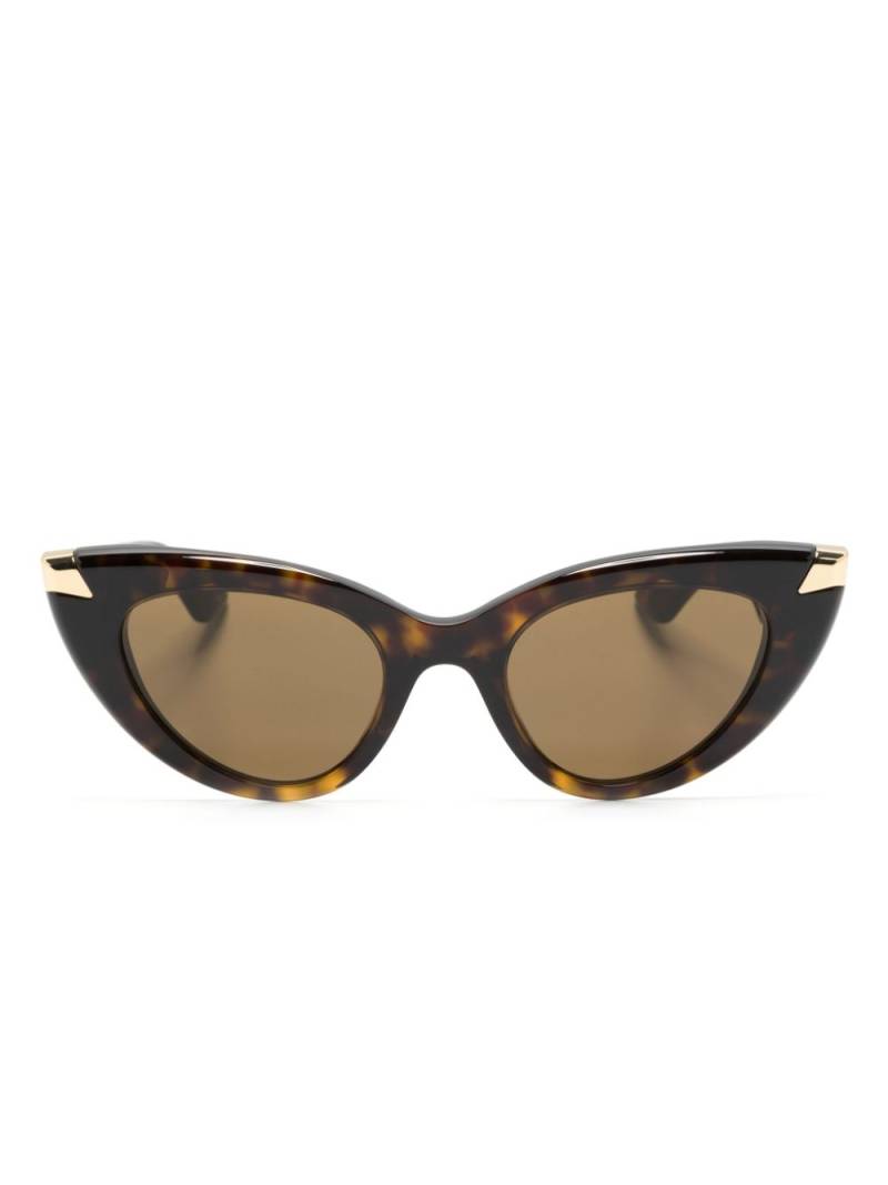 Alexander McQueen Eyewear Punk Rivet cat-eye sunglasses - Brown von Alexander McQueen Eyewear