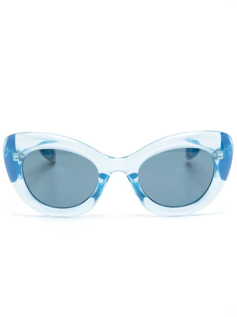 Alexander McQueen Eyewear The Curve cat-eye sunglasses - Blue von Alexander McQueen Eyewear