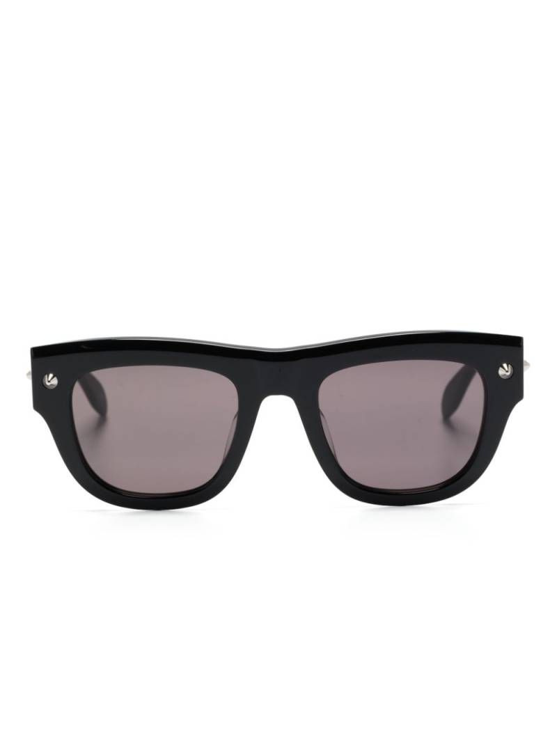 Alexander McQueen Eyewear spike stud-detailing D-frame sunglasses - Black von Alexander McQueen Eyewear