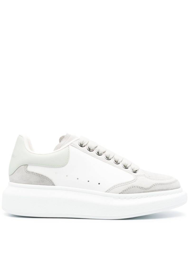 Alexander McQueen Larry panelled leather sneakers - White von Alexander McQueen