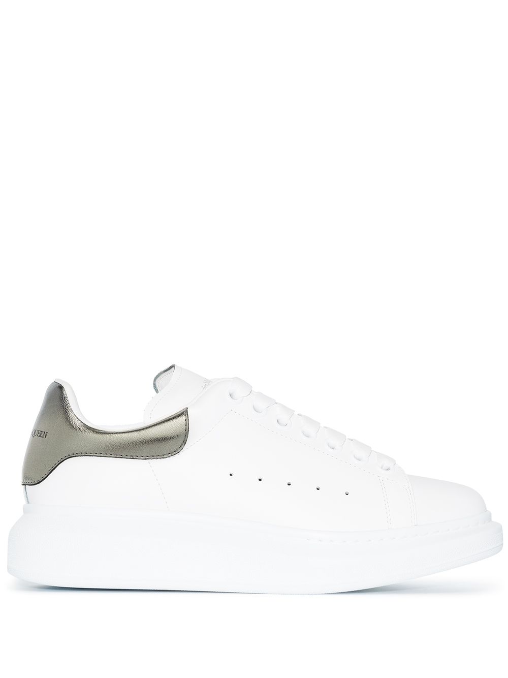 Alexander McQueen Oversized metallic leather sneakers - White von Alexander McQueen