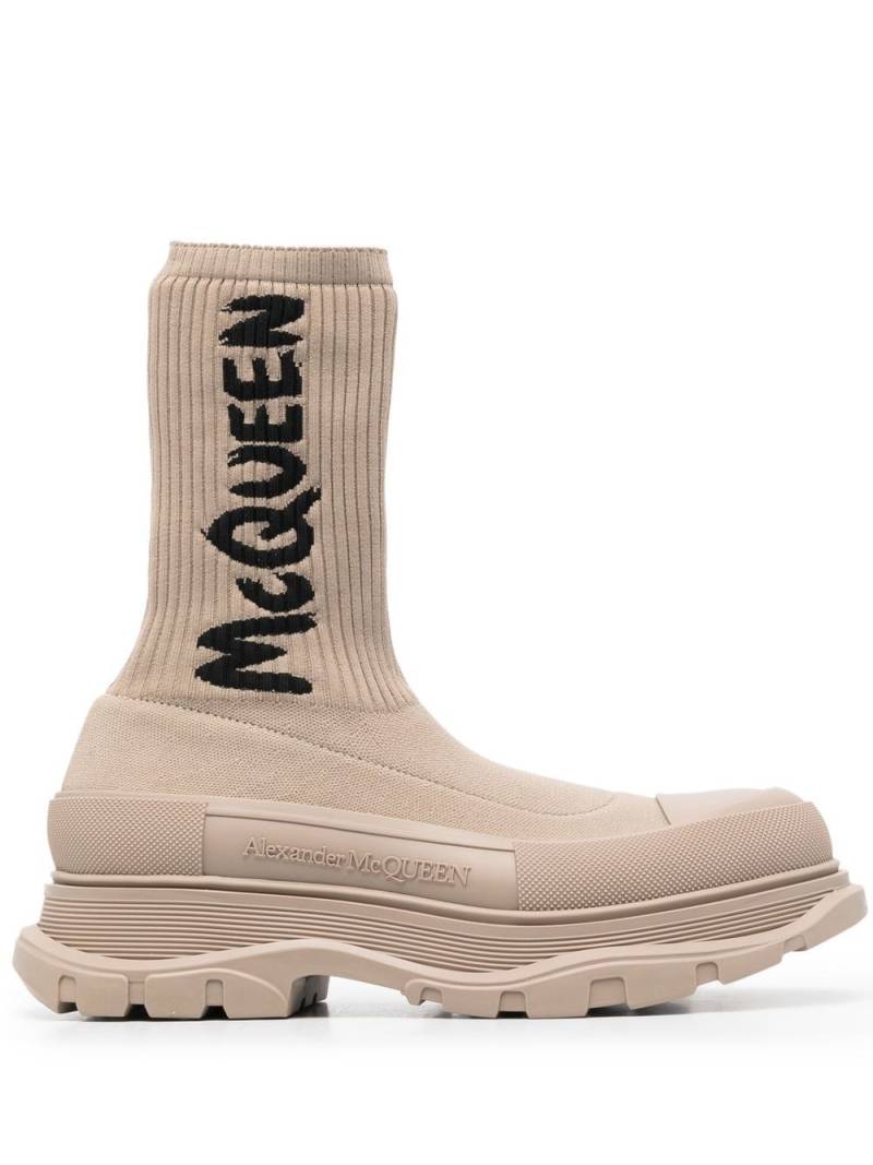 Alexander McQueen Tread sock-style boots - Neutrals von Alexander McQueen