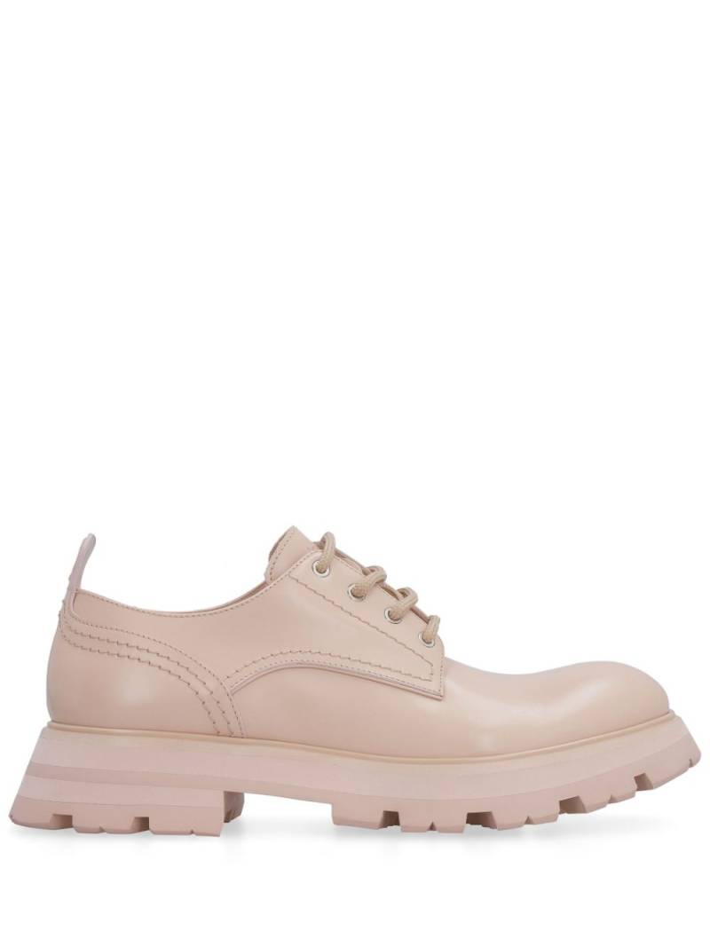 Alexander McQueen Wander lace-up shoes - Pink von Alexander McQueen