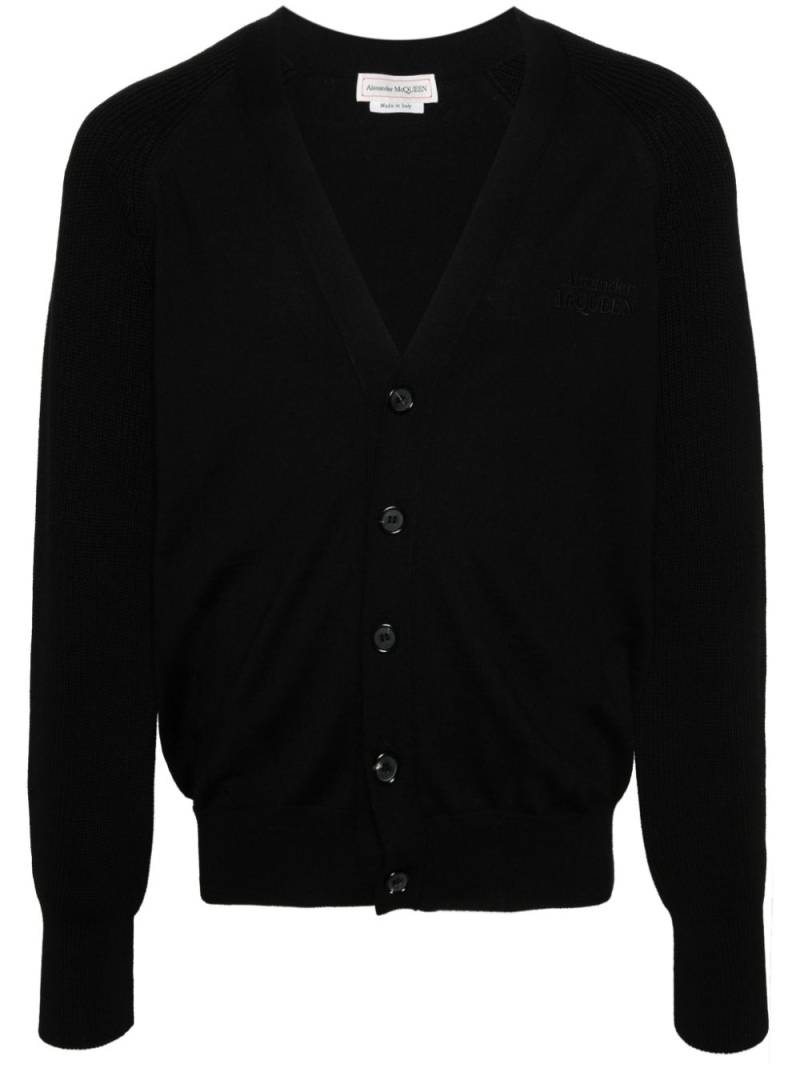 Alexander McQueen embroidered-logo knitted cardigan - Black von Alexander McQueen