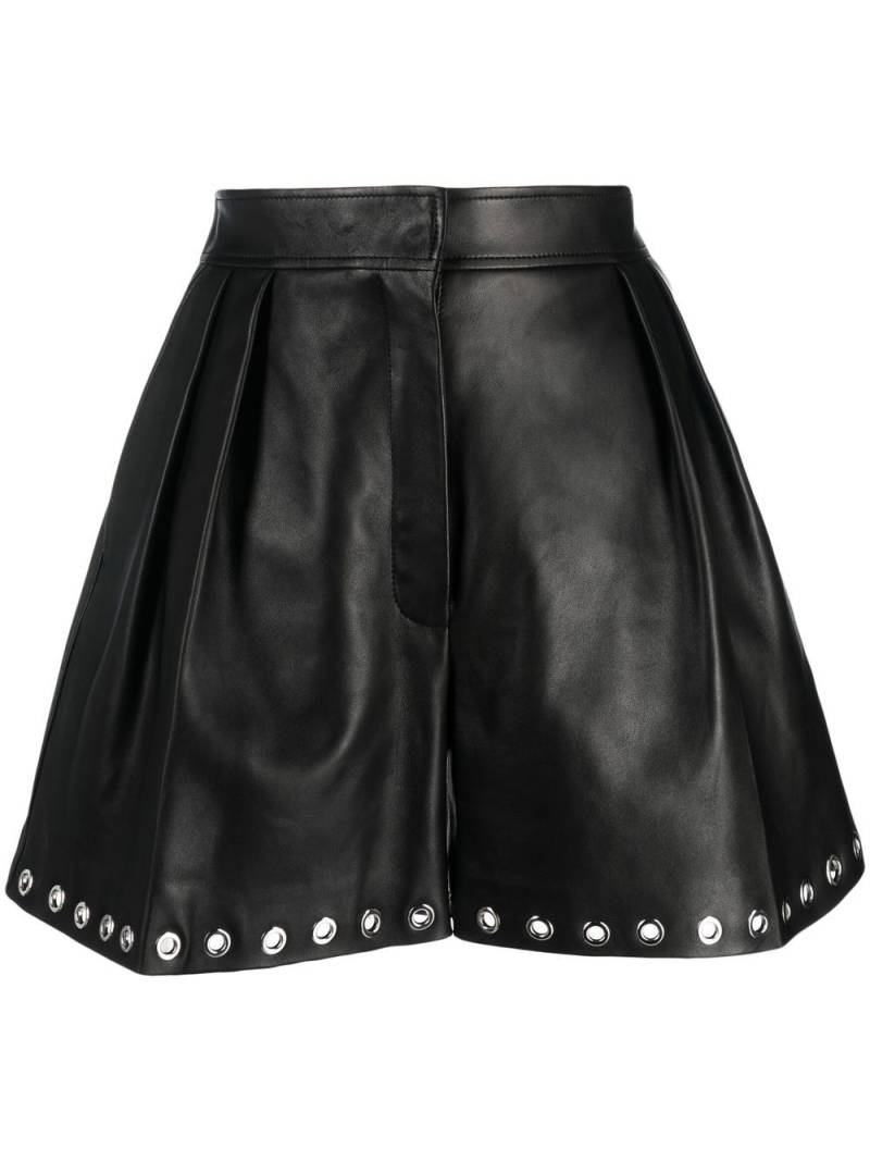 Alexander McQueen eyelet-embellished leather shorts - Black von Alexander McQueen