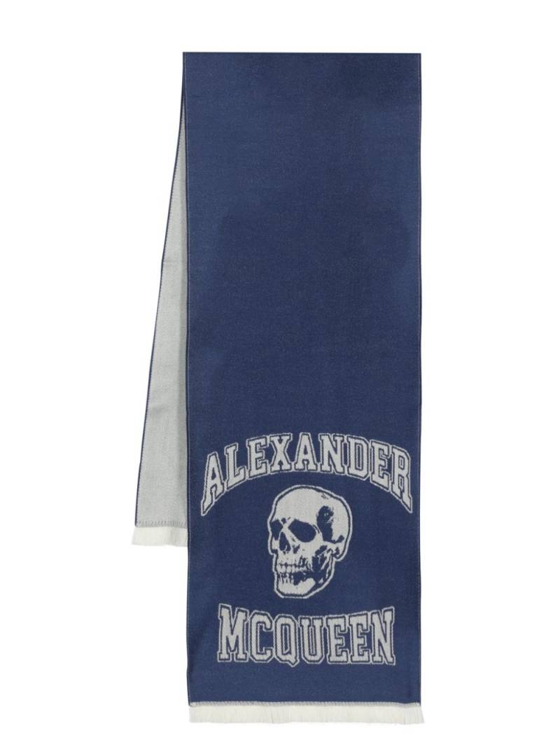 Alexander McQueen logo-jacquard wool scarf - Blue von Alexander McQueen