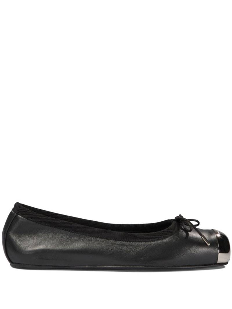 Alexander McQueen metal toe-cap ballet pumps - Black von Alexander McQueen