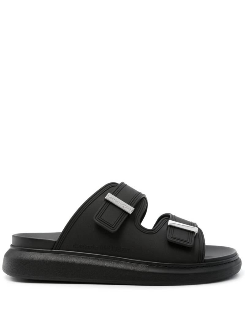 Alexander McQueen Hybrid sandals - Black von Alexander McQueen