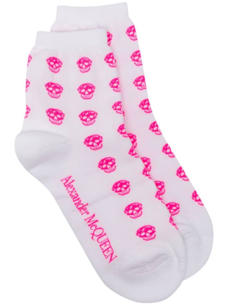 Alexander McQueen skull-intarsia ankle socks - White von Alexander McQueen