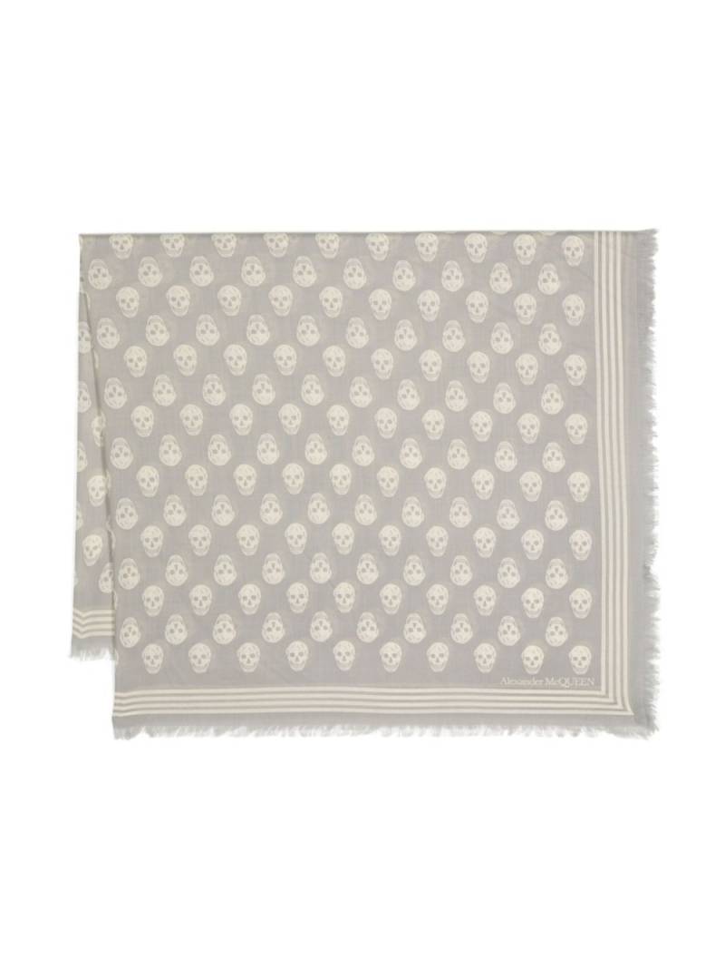 Alexander McQueen skull-print wool scarf - Grey von Alexander McQueen