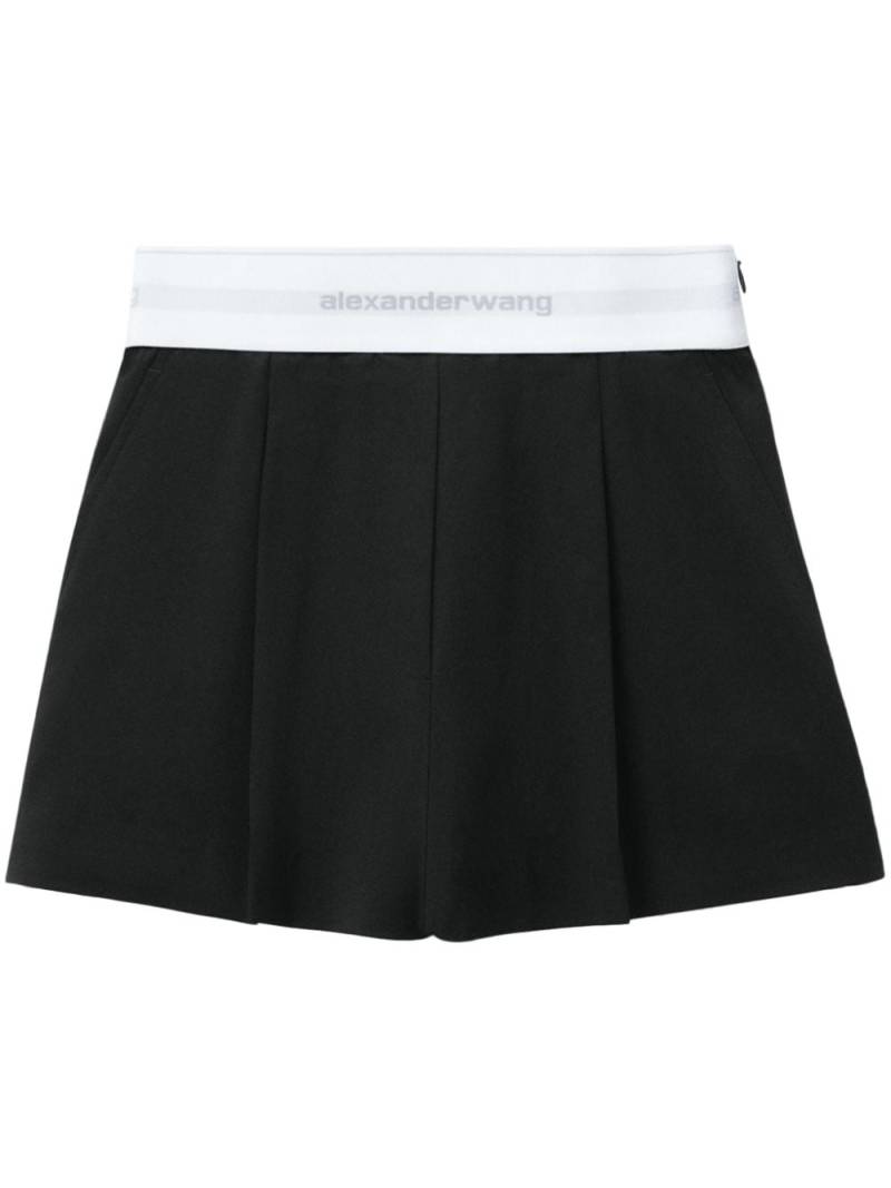 Alexander Wang logo-waistband pleated shorts - Black von Alexander Wang