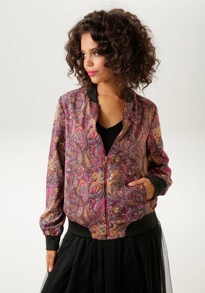 Aniston CASUAL Blouson, mit farbharmonischem, verspieltem Paisley-Muster von Aniston CASUAL