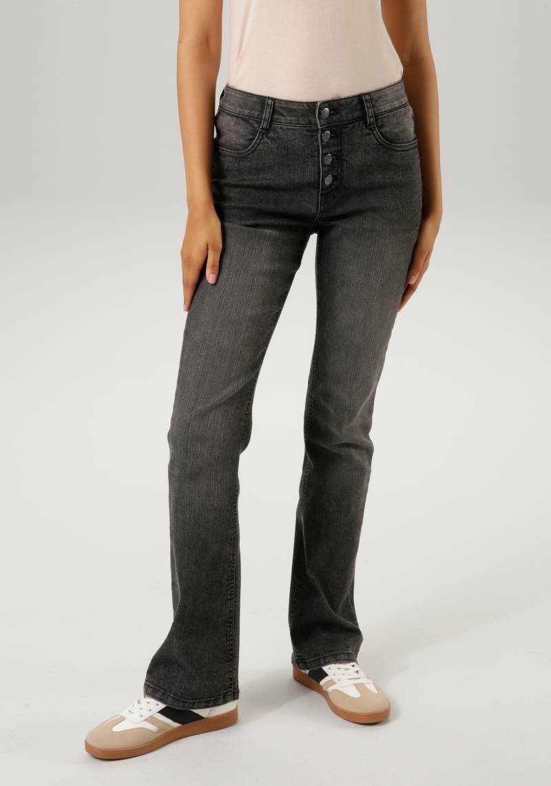 Aniston CASUAL Bootcut-Jeans, mit dekorativem Knopfverschluss von Aniston CASUAL