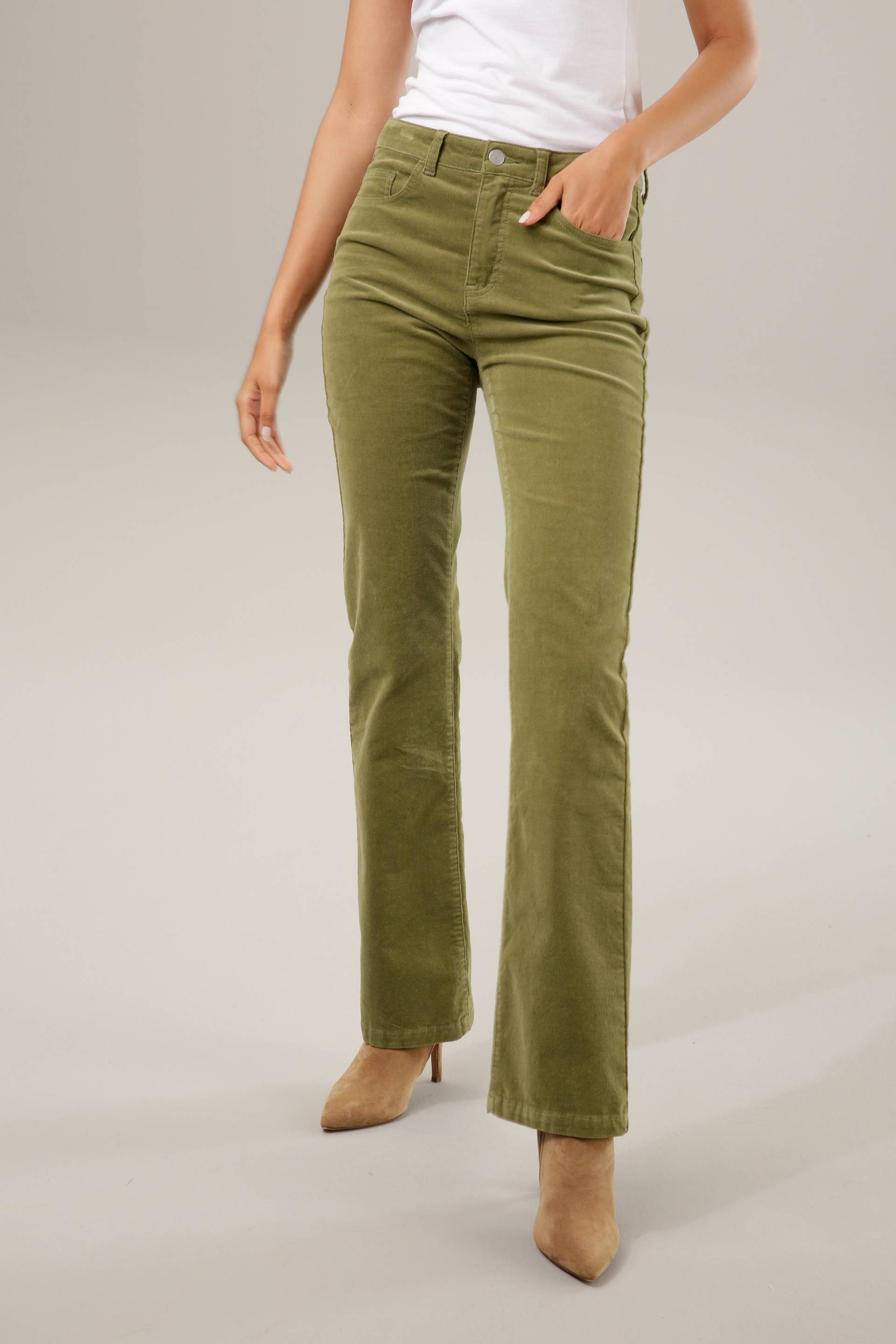 Aniston CASUAL Cordhose, in trendiger Bootcut-Form von Aniston CASUAL