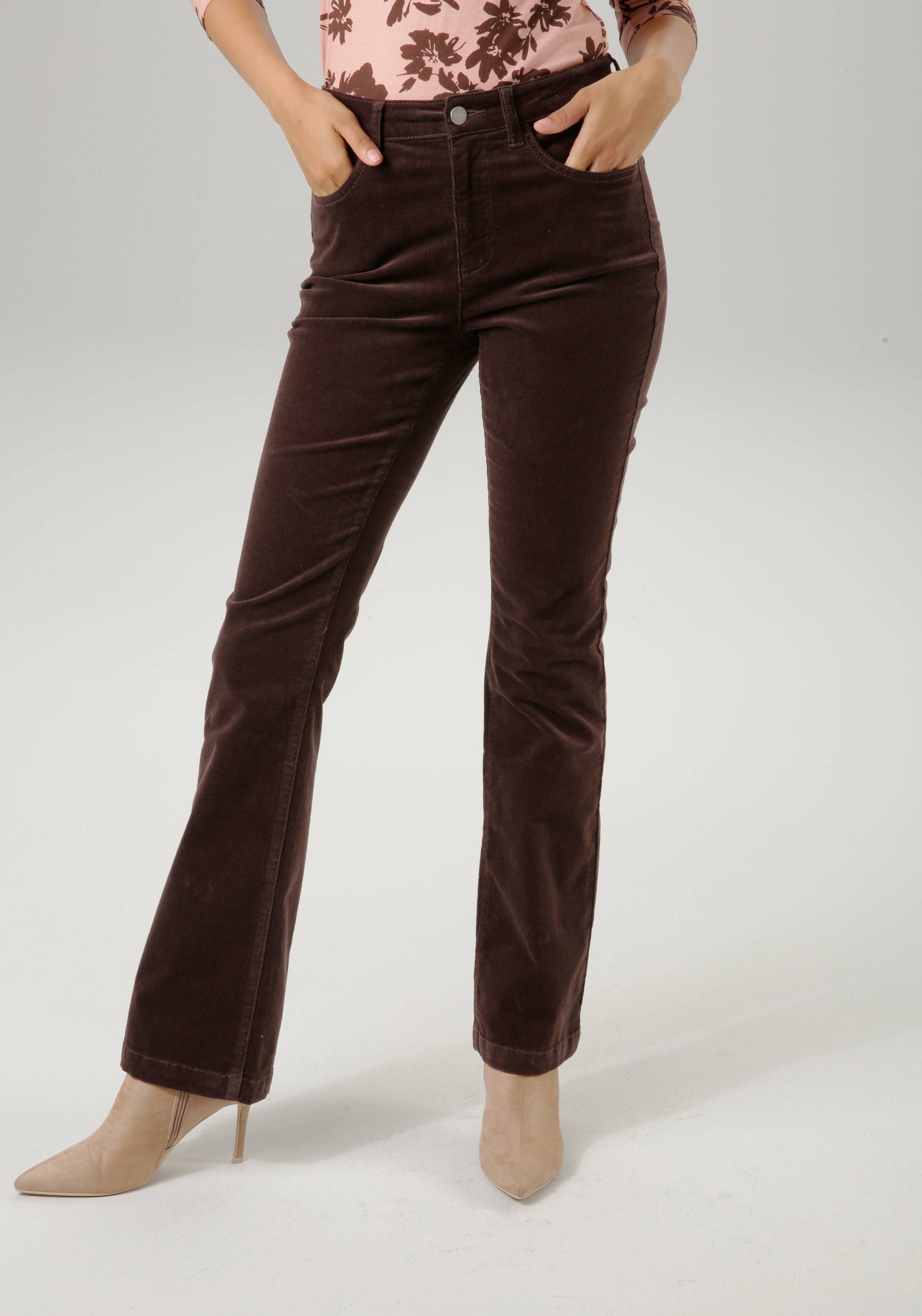 Aniston CASUAL Cordhose, in trendiger Bootcut-Form von Aniston CASUAL