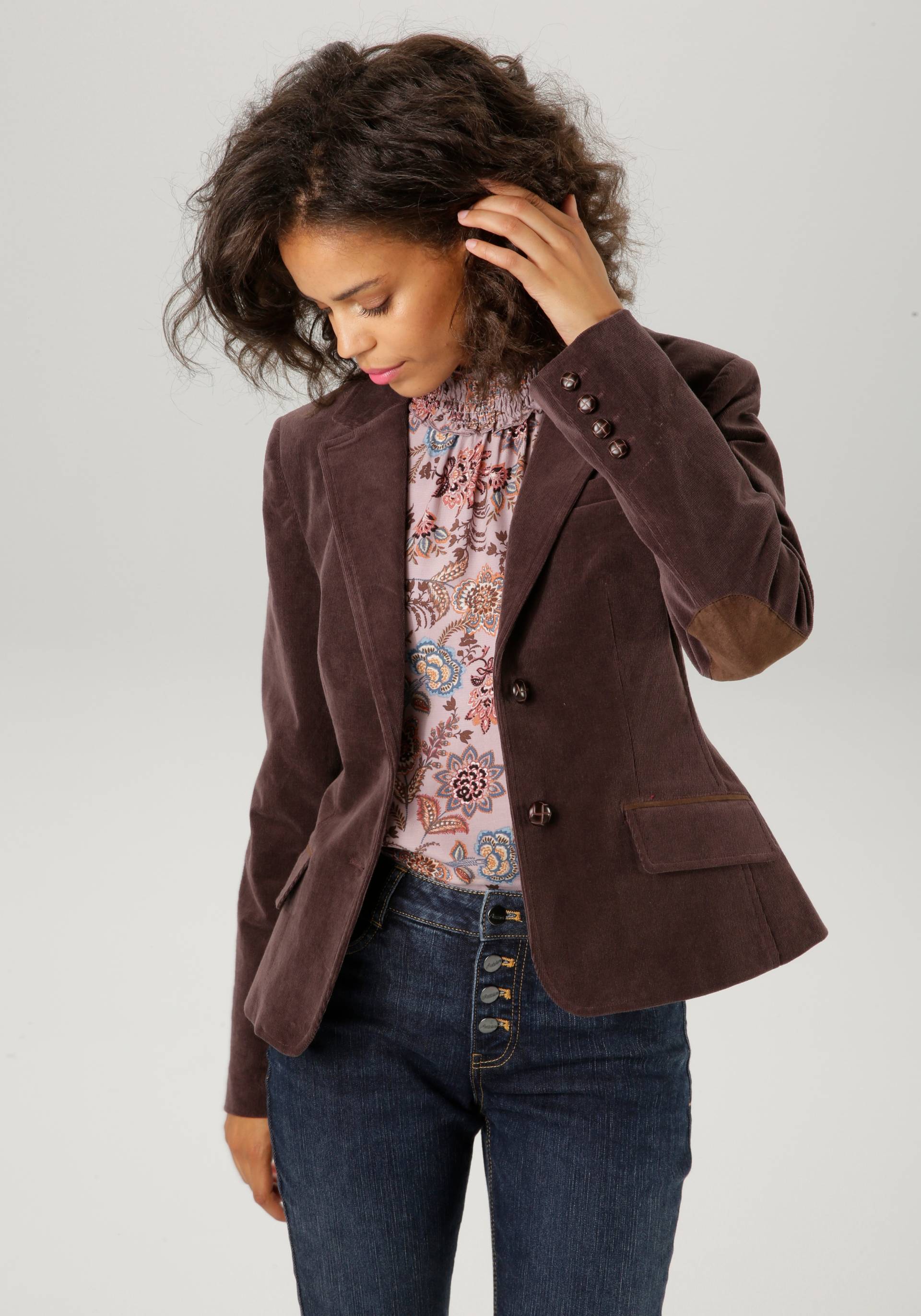 Aniston CASUAL Jackenblazer, mit Stoff-Einfassungen und Ärmelpatches Aniston CASUAL Jackenblazer, mit Stoff-Einfassungen und Ärmelpatches von Aniston CASUAL