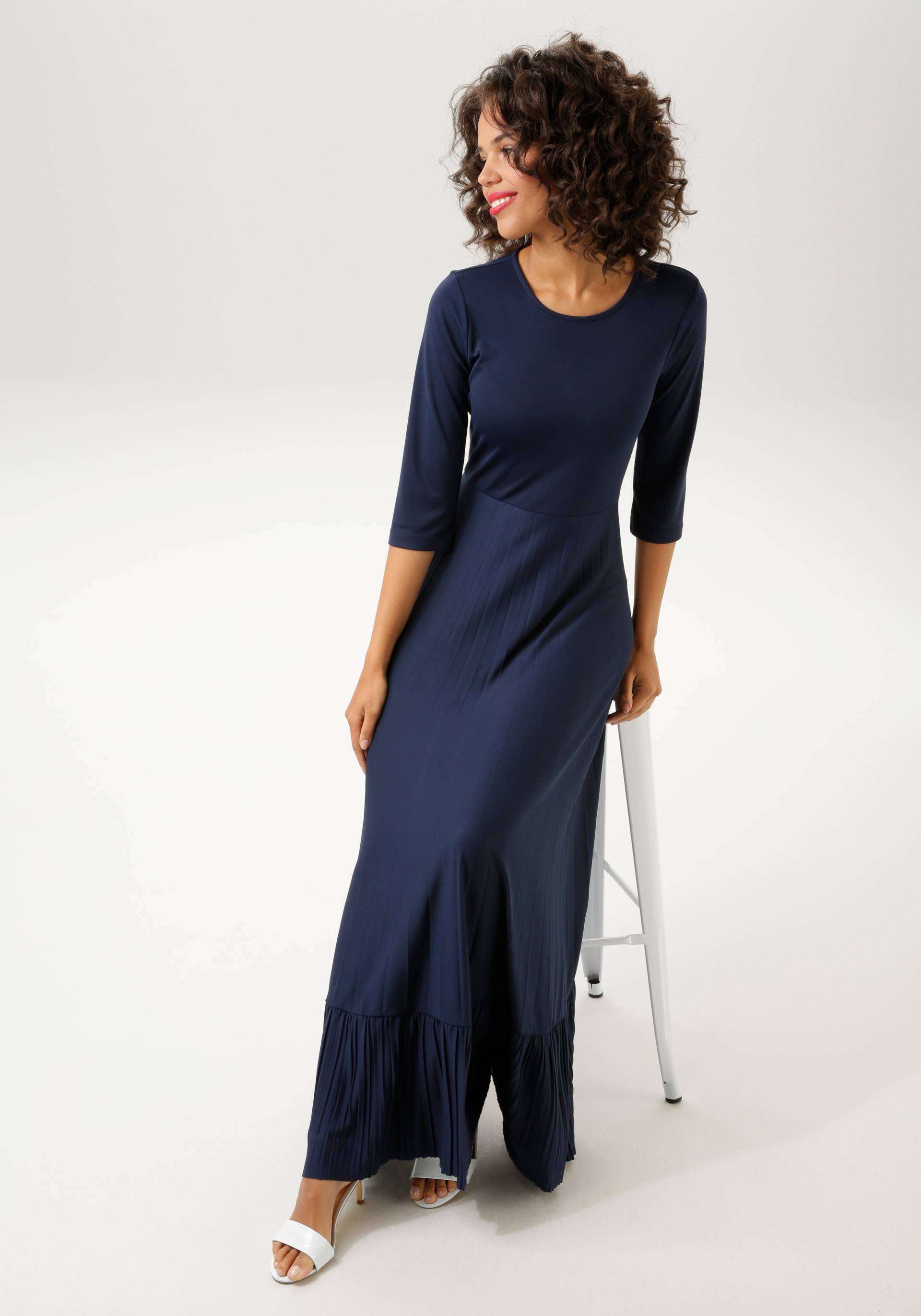 Aniston CASUAL Maxikleid, Rockteil mit Volant aus Plissee Aniston CASUAL Maxikleid, Rockteil mit Volant aus Plissee von Aniston CASUAL