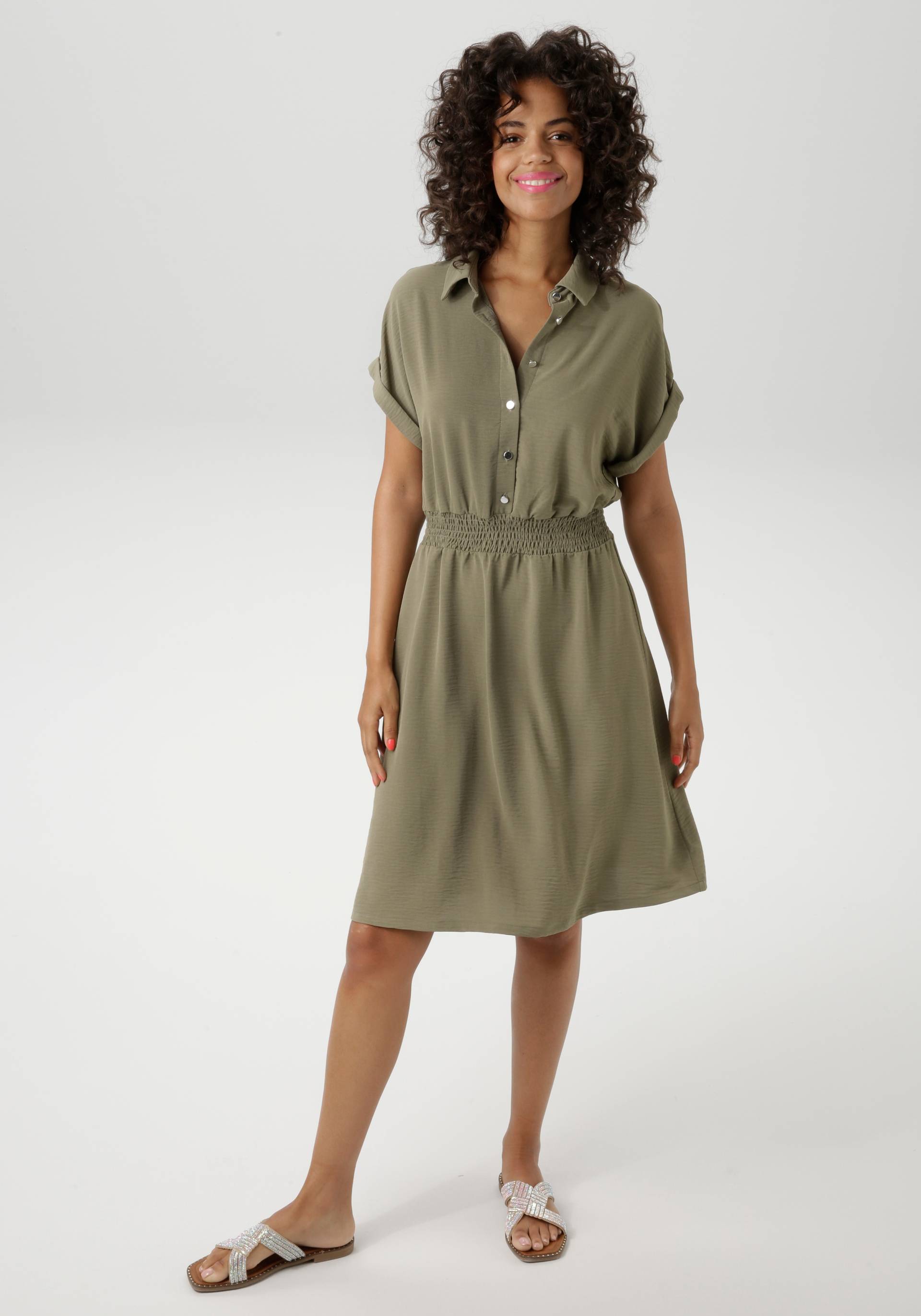 Aniston CASUAL Sommerkleid, mit Smokbündchen in der Taille - NEUE KOLLEKTION von Aniston CASUAL