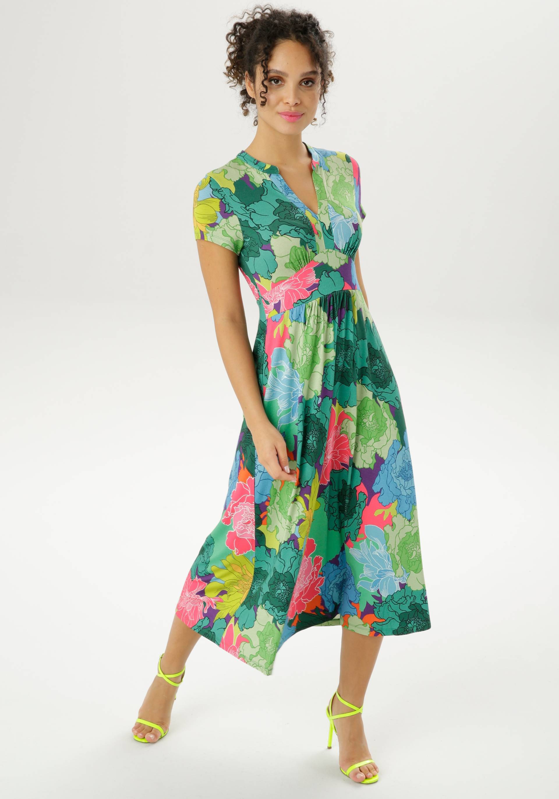 Aniston CASUAL Sommerkleid, mit grossflächigem, graphischem Blumendruck von Aniston CASUAL