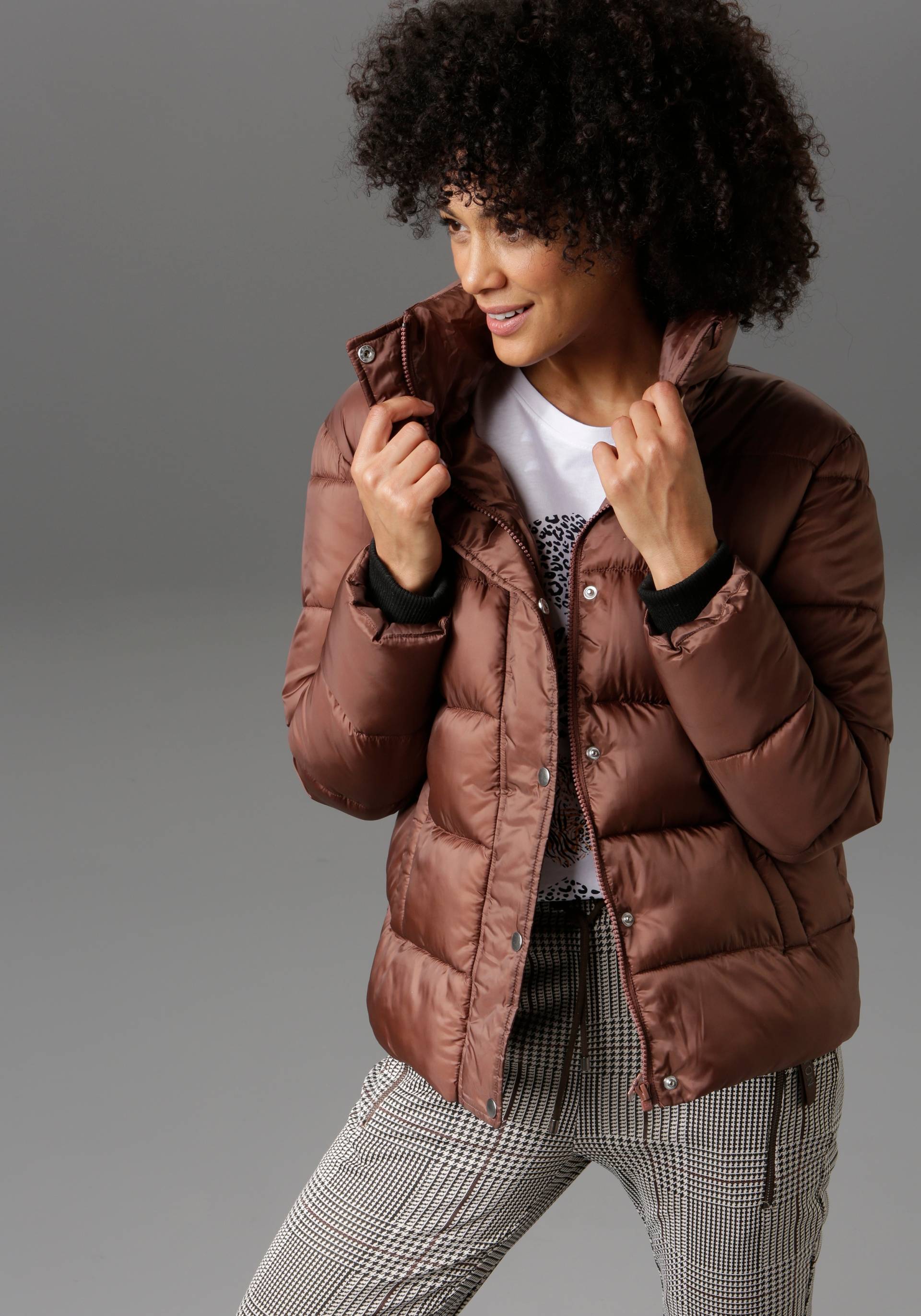 Aniston CASUAL Steppjacke, im trendigen Two-tone-Dessin Aniston CASUAL Steppjacke, im trendigen Two-tone-Dessin von Aniston CASUAL