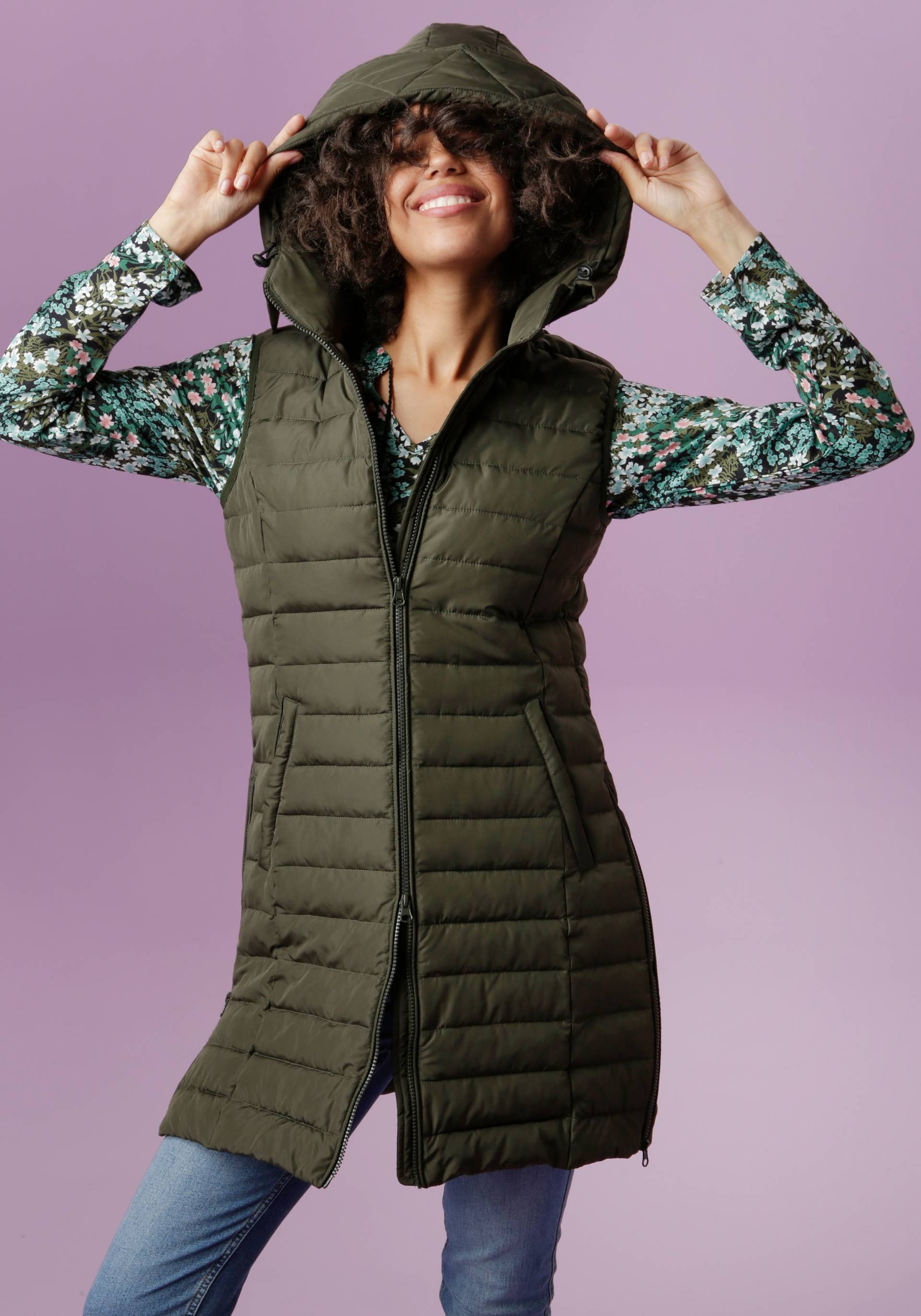 Aniston CASUAL Steppweste, mit verstellbarer Kapuze Aniston CASUAL Steppweste, mit verstellbarer Kapuze von Aniston CASUAL